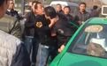 网传西安警民因打车费互殴影像 警察被打哭(图)