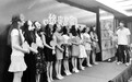“假面”相亲会 名企精英“舞”出浪漫