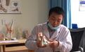 治疗O型腿要趁早 成都“鞋垫医生”一双鞋垫可矫正