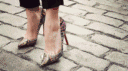 她往高跟鞋里放点这个,走上一年都不累脚!