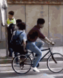 骑单车,搂抱杀