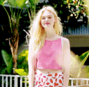 然而艾丽·范宁(elle fanning)自然不一样.