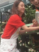 浏览大图 在女明星的高收入高支出里面,赵丽颖的消费也算是很理智的