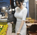 短裤巧搭美女娇俏动人 好身姿呈现立体美-手机凤凰网