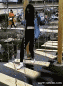 幸亏妹纸会一字马