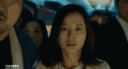了解到丧尸见人就扑,看不到人停止攻击,孕妇会果断给玻璃门糊