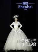《时尚新娘》婚纱日深白 (shenbai) 2015"墨舞·花间集"发布会,"体操