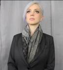 实拍:女子动感光波用美胸演绎莫扎特小夜曲