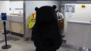 ▼但我们发现熊本熊居然都能够顺利过门,畅行无阻
