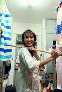 <em>四川女学生</em>扮黛玉走红 手持《马哲》肩扛晾衣