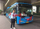 女乘客突然晕厥 杭州公交司机背跑四百米送进医院