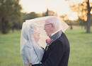 迟到了70年的婚纱照 90岁的爷爷奶奶再次当新人