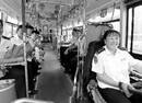 开了28年公交车 最后一批乘客让她哽咽(图)