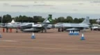 跨越6000千米！“枭龙”携胜利余威降落英国，“阵风”不配上桌？