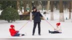 滑雪赏美景 武汉市民享玩雪乐趣