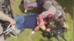 美国校园冲突升级，福克斯摄影师被警方强行逮捕