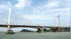 广东一大桥被船擦碰，上下游3公里暂时封航