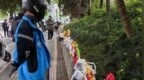 现场直击重庆长江大桥：外卖鲜花成堆，“胖猫”姐姐呼吁别再点了，5品牌就“空包外卖”致歉