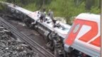 俄罗斯一列车9节车厢脱轨，已致约70人受伤