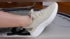 卡帝乐鳄鱼造了双“羽毛鞋”，高弹减震透气，舒服到起飞！