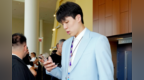 又飙涨！首轮第20顺位，杨瀚森前往湖人队训练馆，冲啊…