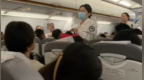 男子飛機上大喊一聲后倒地不起,，女子緊急心肺復(fù)蘇救回
