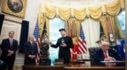 大問題暴露了,，MAGA兩派在這事上根本談不攏