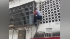 3分鐘生死營救！宜春萬載特巡警破窗背人救治