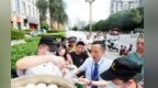 300個包子不到20分鐘被搶光 撫州多家酒店“出攤”受熱捧