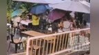 8桌游客院外就餐飯菜被大雨淋濕 廬山一餐廳霸氣免單4000多元