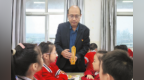 暖“心”聞：當好學生成長的引路人——記人和小學教師謝鵬
