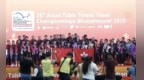 动容！国乒与中国香港大合影，港队放下鲜花一起唱国歌