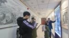 两岸同胞共赏艺术瑰宝丨台湾网红刘振亚一行探访哈尔滨博物馆欧洲铜版画收藏馆