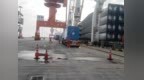 单台重量43吨共计46个，上海南港码头首批储能柜装船出海
