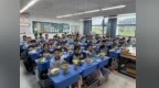 全班晚自习前边吃火锅边看电影 安徽一学校现“别人家的老师”