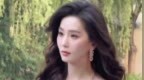 刘诗诗穿香槟纱裙贵气满满 每一根发丝都在演绎高级感