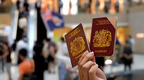 英国抛香港问题半年报告 又拿“护照”威胁中国