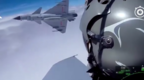 中国空军罕见公布歼10“狗斗”视频，飞行员全程英语