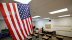 美国陷入“开学困局”:高校复课扎堆感染，在家上课问题频发