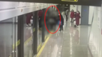 上海地铁女乘客被屏蔽门夹住身亡 有关部门已介入