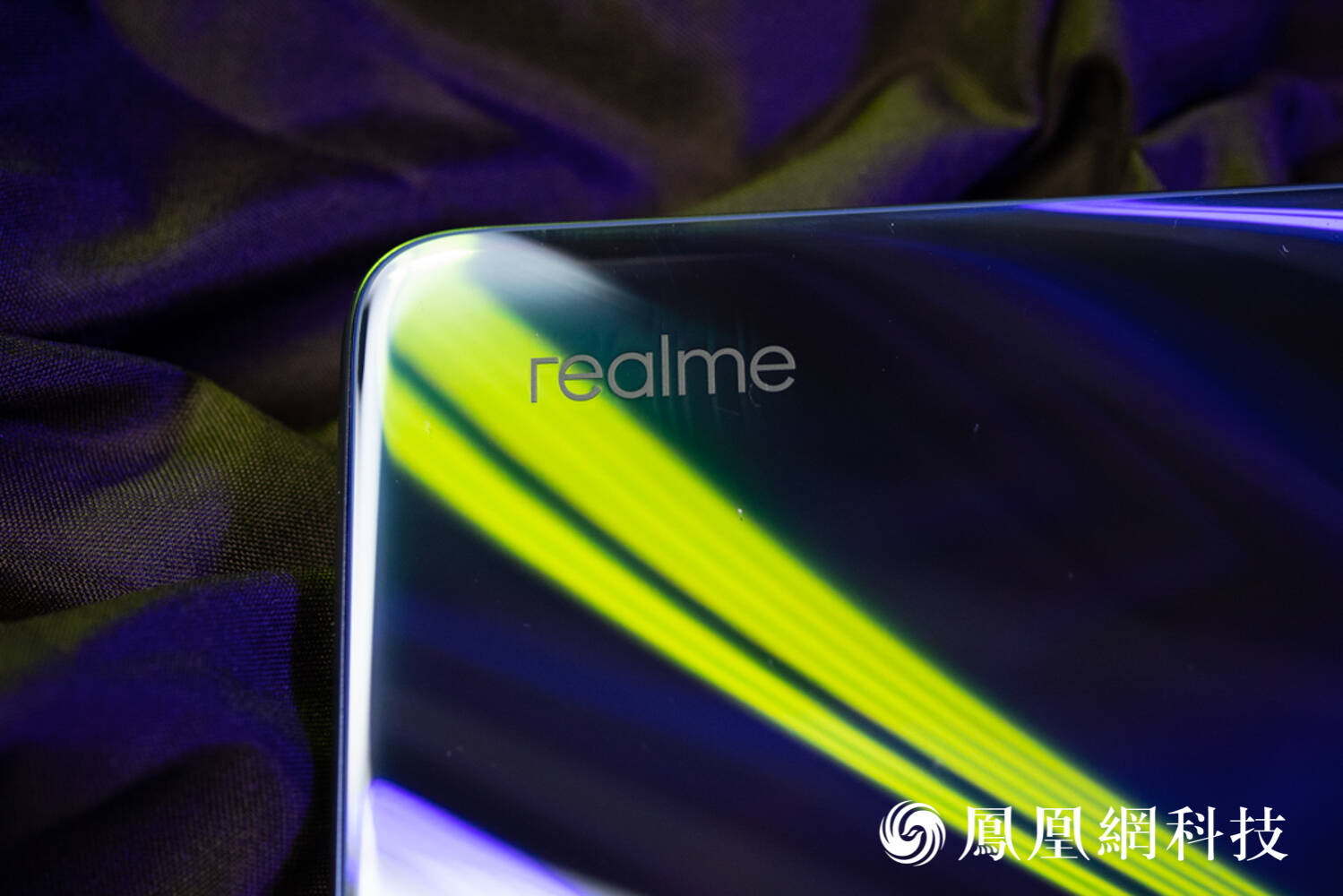 realme x50 5g版:新年底一款5g手机,到底有多能打