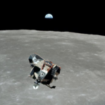 月球再现神秘“人形生物”，与人相似度颇高，美国藏30年避而不答