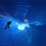 从冰川下400米看