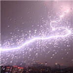 北京暴雨惊现“飞龙”