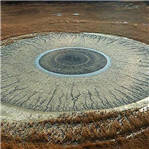 俄罗斯火山诡异喷发