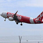 亚航一客机引擎熄火