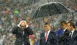 世界杯吐槽：普京雨伞引争议！雨一直下，气氛不算融洽