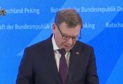 主动释放出善意，德国外长这次老实了，呼吁中国能劝劝俄罗斯