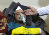 叙利亚军方及俄罗斯否认化武袭击 空投毒气致58死