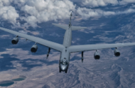 前哨站｜美军恢复B-52核打击能力，老爷机“废物再利用”？